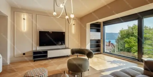 Moderno opremljen dvosoban stan sa pogledom na more – Savina, Herceg Novi