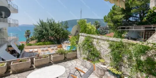 Stan sa velikom terasom i lepim pogledom – Savina, Herceg Novi