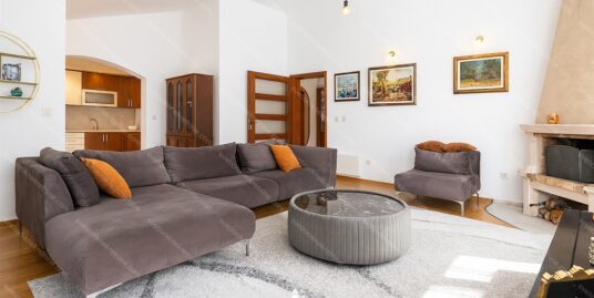 Cetvorosoban stan sa garazom u vlasnistvu – Topla 1, Herceg Novi