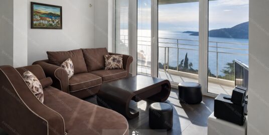 Komforan dvoiposoban stan sa pogledom na more – Herceg Novi