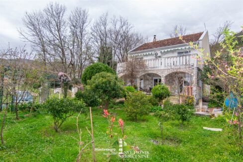 Prodaja kuca Hercegnovska rivijera - Porodicna kuca sa pogledom na more, Bijela