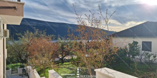 Dvosoban stan sa pogledom na more – Kumbor, Herceg Novi