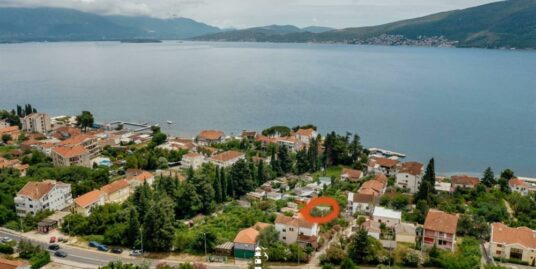 Plac povrsine 593m2 u neposrednoj blizini mora – Baosici, Herceg Novi