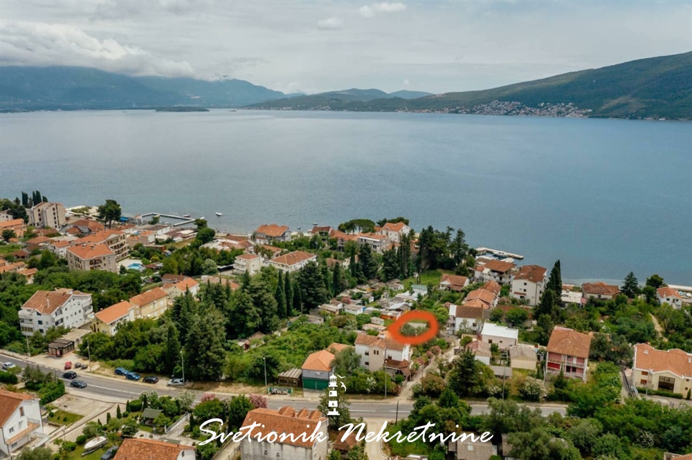 Plac povrsine 593m2 u neposrednoj blizini mora – Baosici, Herceg Novi