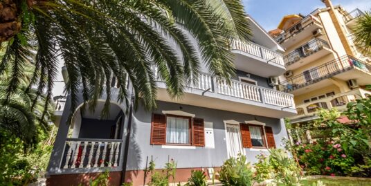 Kuca sa apartmanima prilagodjenim turistickom izdavanju – Savina, Herceg Novi