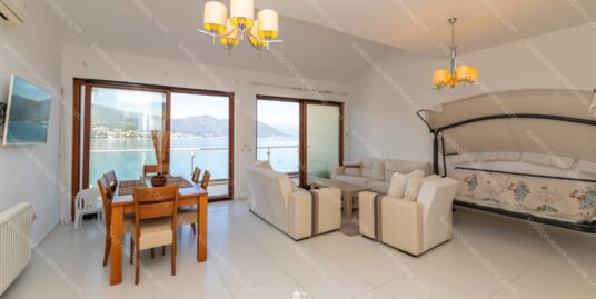 Trosoban stan u blizini mora – Njivice, Herceg Novi