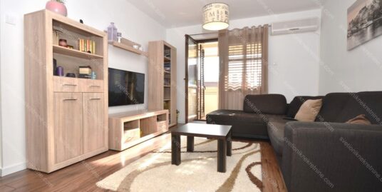 Renoviran dvosoban stan – Crveni Krst, Herceg Novi