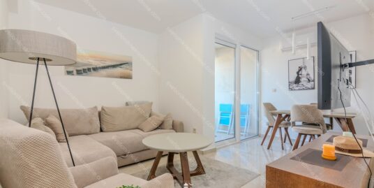 Stan sa pogledom na more u zatvorenom kompleksu sa bazenom – Baosici, Herceg Novi