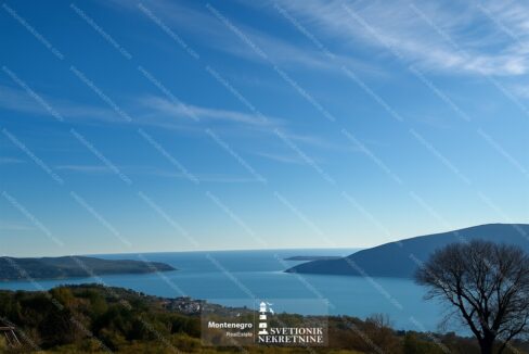 Prodaja stanova Herceg Novi - Plac sa pogledom na more, Trebesin