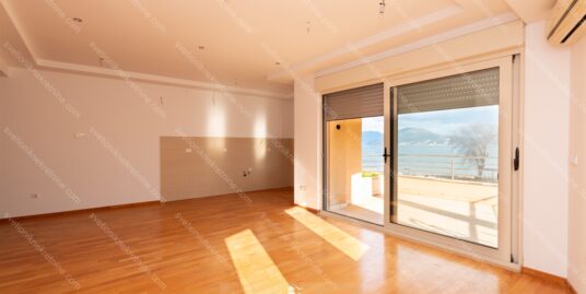 Dvosoban stan sa pogledom u neposrednoj blizini mora, 132m² – Igalo, Herceg Novi