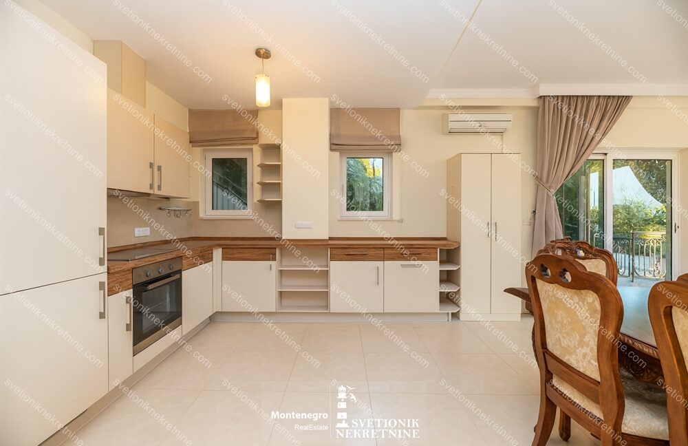 prodaja-stanova-herceg-novi-hercegnovska-rivijera-apartment-for-sale-djenovici-svetionik-nekretnine-S2159 (10)