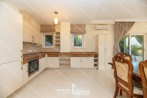 prodaja-stanova-herceg-novi-hercegnovska-rivijera-apartment-for-sale-djenovici-svetionik-nekretnine-S2159 (10)