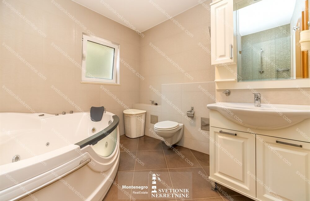 prodaja-stanova-herceg-novi-hercegnovska-rivijera-apartment-for-sale-djenovici-svetionik-nekretnine-S2159 (28)