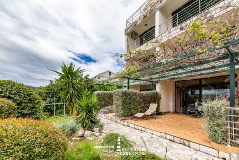 Prodaja stanova Herceg Novi – Dupleks stan sa pogledom na more, Bijela