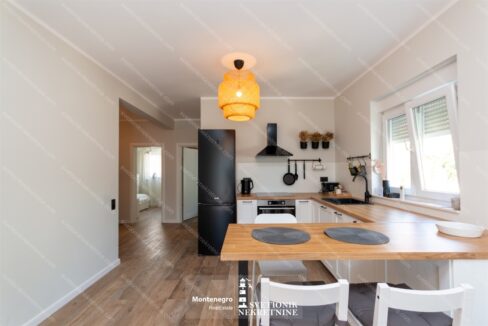 prodaja-stanova-hercegnovska-rivijera-stan-djenovici-S2169 (10)