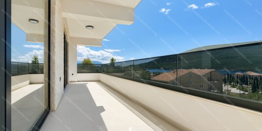 Dvosoban stan sa otvorenim pogledom na more – Kumbor, Herceg Novi S2170