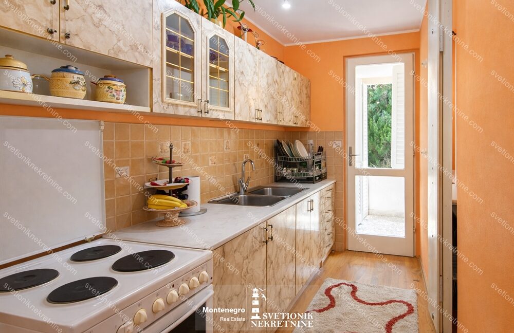 prodaja-stan-herceg-novi-topla-1-427m2-ispod-magistrale-450m-od-mora-s1420-svetionik-nekretnine (11)