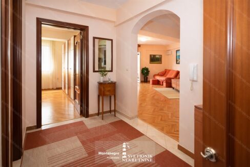 Namesten jednosoban stan sa dvoristem Igalo, Herceg Novi S2188 (1)