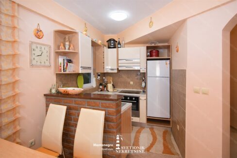 Namesten jednosoban stan sa dvoristem Igalo, Herceg Novi S2188 (3)