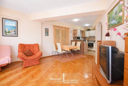 Namesten jednosoban stan sa dvoristem Igalo, Herceg Novi S2188 (5)