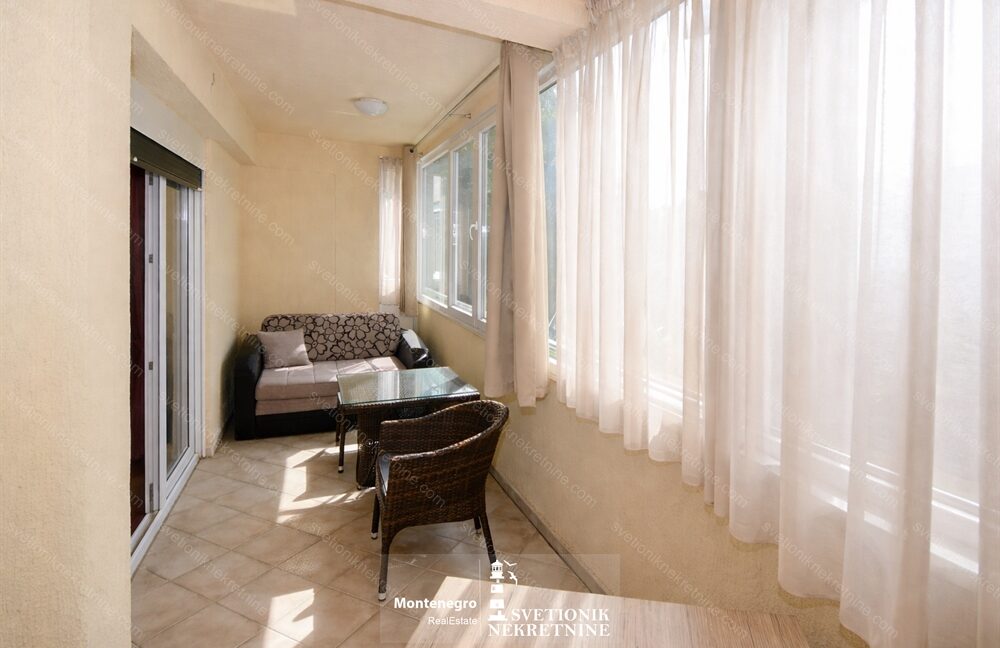 Namesten jednosoban stan sa dvoristem Igalo, Herceg Novi S2188 (6)