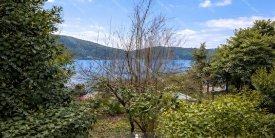 Dvosoban stan 75m² sa dvoristem, 2 parking mesta, Kumbor – par koraka od mora S2246