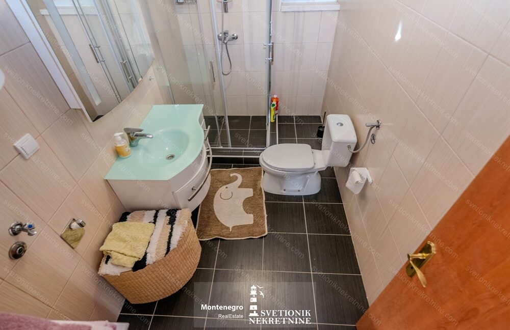 prodaja kuca kumbor herceg novi prva linija mora privatna plaza k840 svetionik nekretnine (10)