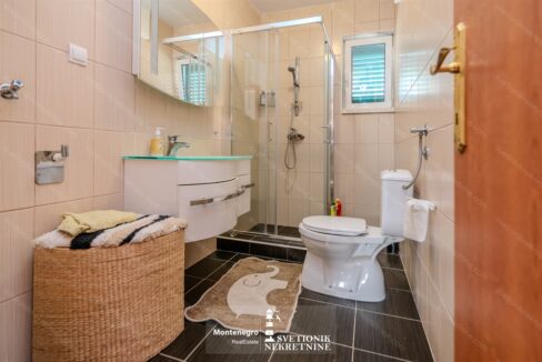 prodaja kuca kumbor herceg novi prva linija mora privatna plaza k840 svetionik nekretnine (11)