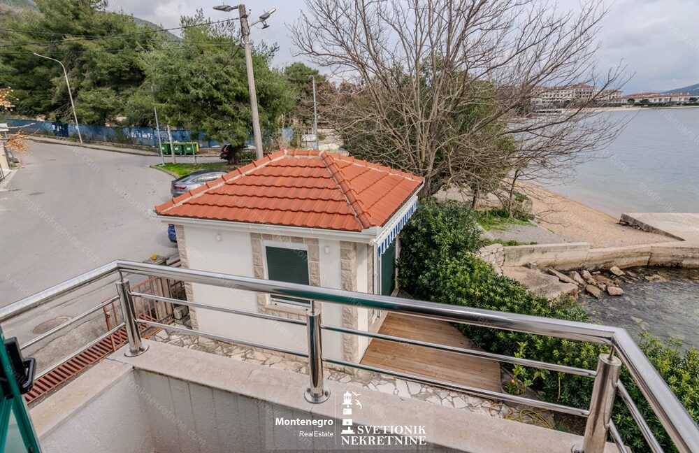 prodaja kuca kumbor herceg novi prva linija mora privatna plaza k840 svetionik nekretnine (12)