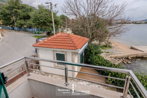 prodaja kuca kumbor herceg novi prva linija mora privatna plaza k840 svetionik nekretnine (12)