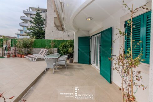 prodaja kuca kumbor herceg novi prva linija mora privatna plaza k840 svetionik nekretnine (16)