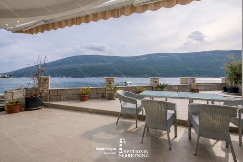 prodaja kuca kumbor herceg novi prva linija mora privatna plaza k840 svetionik nekretnine (36)