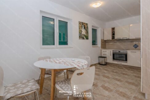 prodaja kuca kumbor herceg novi prva linija mora privatna plaza k840 svetionik nekretnine (44)