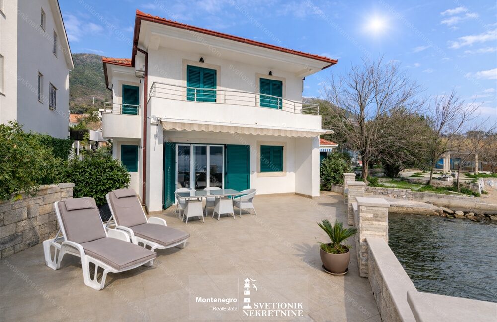 prodaja kuca kumbor herceg novi prva linija mora privatna plaza k840 svetionik nekretnine (52)