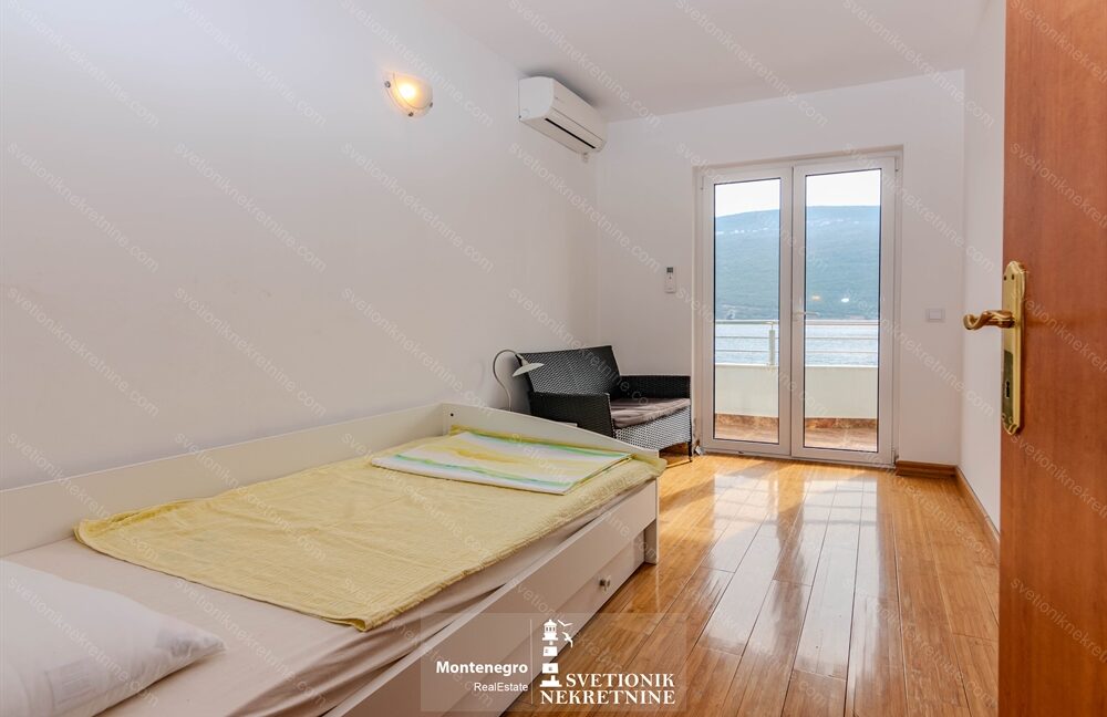 prodaja kuca kumbor herceg novi prva linija mora privatna plaza k840 svetionik nekretnine (9)