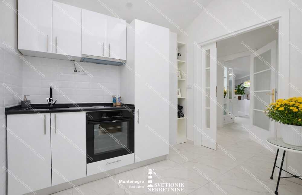 prodaja luksuzan stan igalo centar 98m2 dvije kuhinje tri terase s2248 svetionik nekretnine (1)