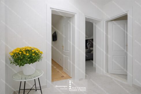 prodaja luksuzan stan igalo centar 98m2 dvije kuhinje tri terase s2248 svetionik nekretnine (5)