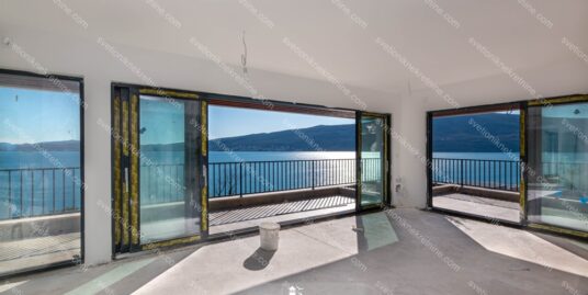 Penthouse 142m² sa panoramskim pogledom na more i Lovcen, Bijela, Herceg Novi S2242