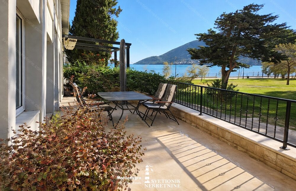 prodaja stan djenovici pogled more terasa s2232 (1)