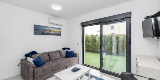 Namesten studio 20m², 200m od mora – Djenovici, Herceg Novi S2252