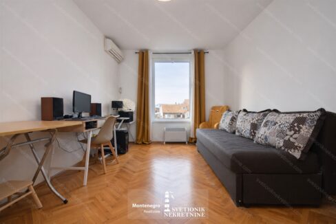 svetionik nekretnine 1030