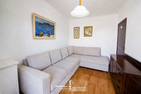 prodaja garsonjera igalo prvi red do mora id s2280 svetionik nekretnine 1