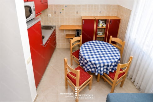 prodaja garsonjera igalo prvi red do mora id s2280 svetionik nekretnine 8