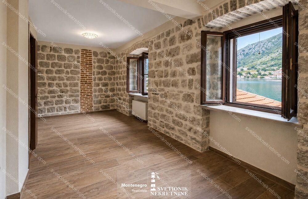 prodaja kamena kuca kotor muo prvi red svetionik nekretnine K842 (10)