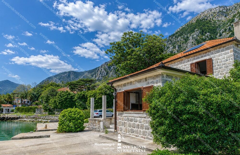 prodaja kamena kuca kotor muo prvi red svetionik nekretnine K842 (14)