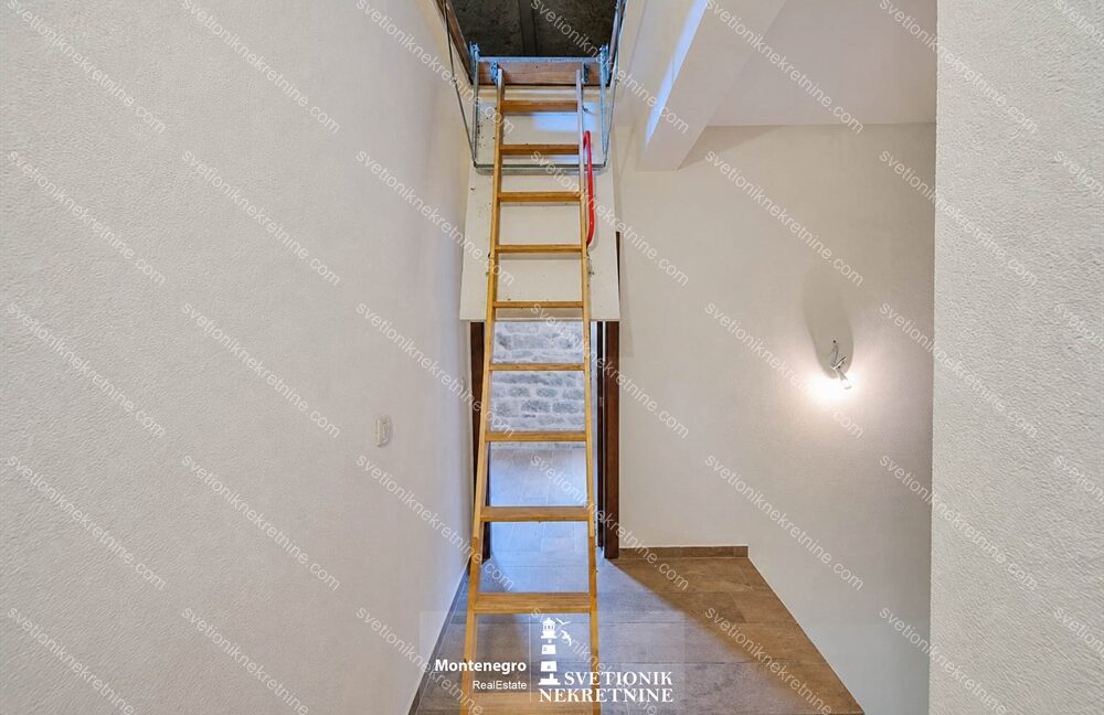 prodaja kamena kuca kotor muo prvi red svetionik nekretnine K842 (18)