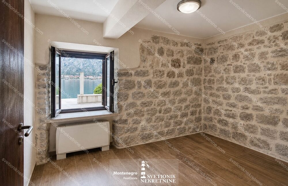 prodaja kamena kuca kotor muo prvi red svetionik nekretnine K842 (24)
