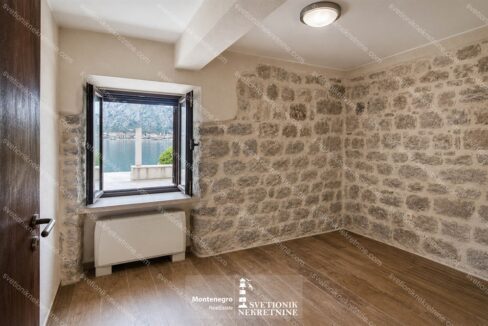 prodaja kamena kuca kotor muo prvi red svetionik nekretnine K842 (24)