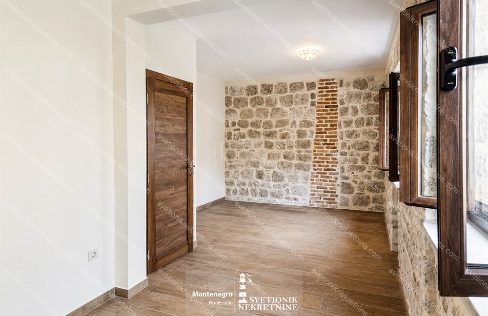 prodaja kamena kuca kotor muo prvi red svetionik nekretnine K842 (25)