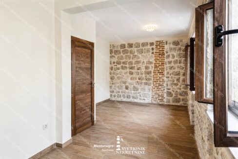 prodaja kamena kuca kotor muo prvi red svetionik nekretnine K842 (25)